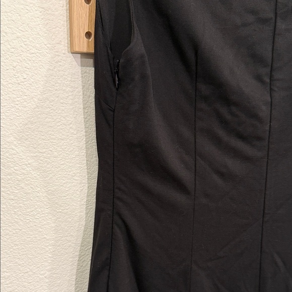 Commense. Elegant Black and Cream Sleeveless Dress - Picture 3 of 4